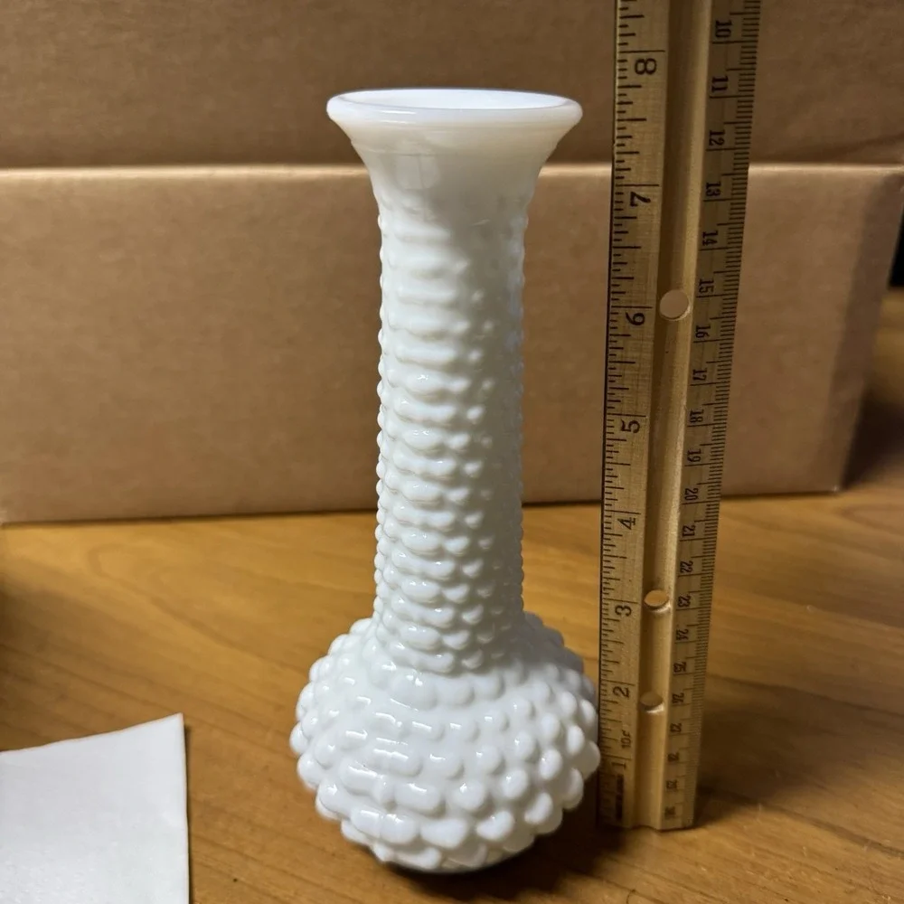 Vintage Home Decor E.O.‎ Brody Co. Milk Glass 8